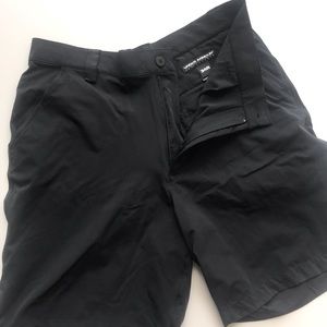Men’s golf shorts